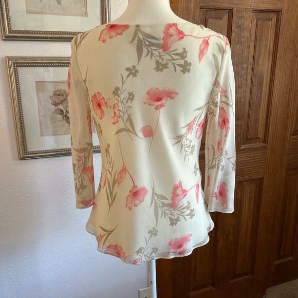 Banana Republic Cream and Pink Floral Blouse - Picture 9 of 11